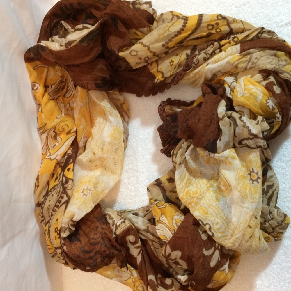 NWOT Gorgeous Fall-Colored Infinity Scarf